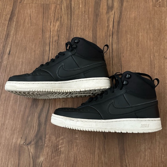 Nike Other - Nike Court Vision Size 8
